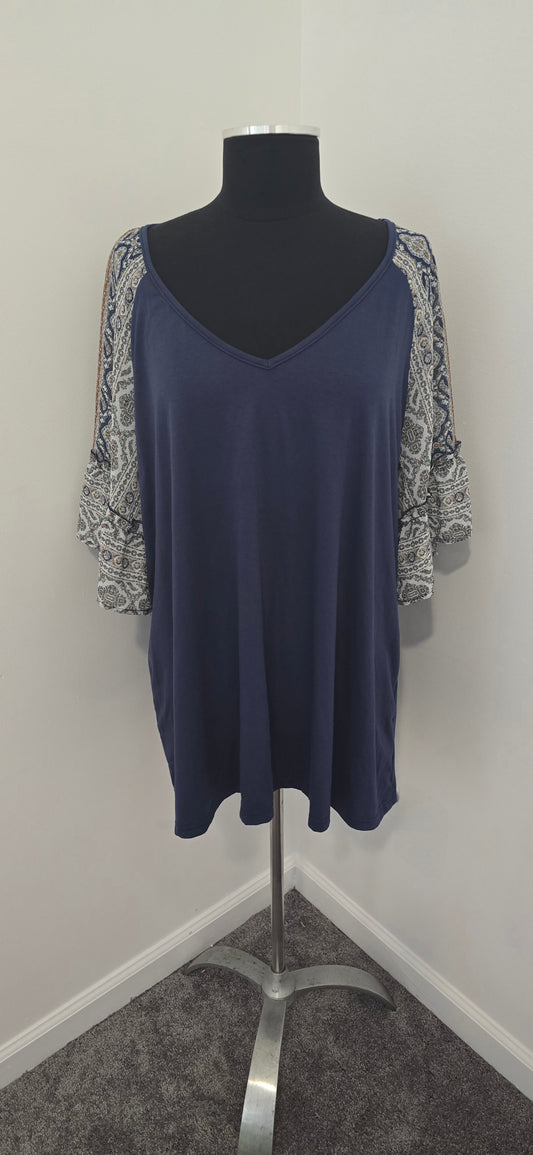 BloomChic Navy Sheer Sleeve Top Sz 22-24