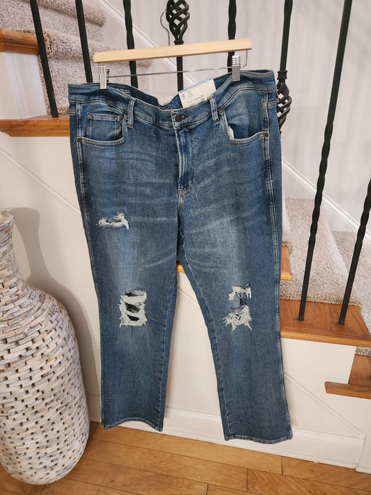 Arizona Low-Rise Straight Distressed Jeans Sz 19