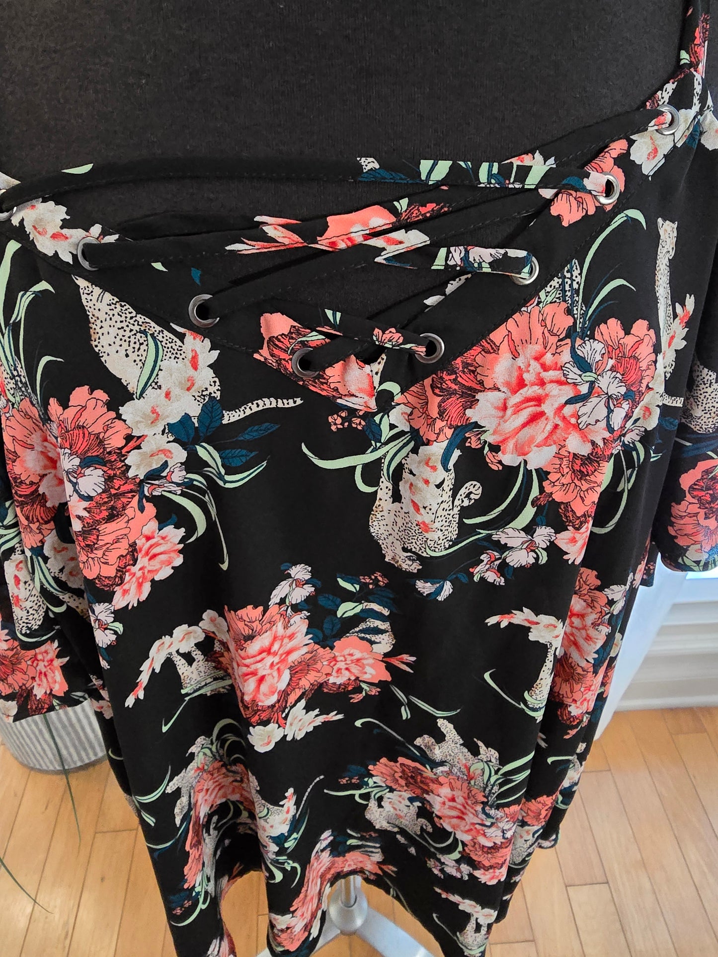 Torrid Floral Cold Shoulder Top Sz 3X