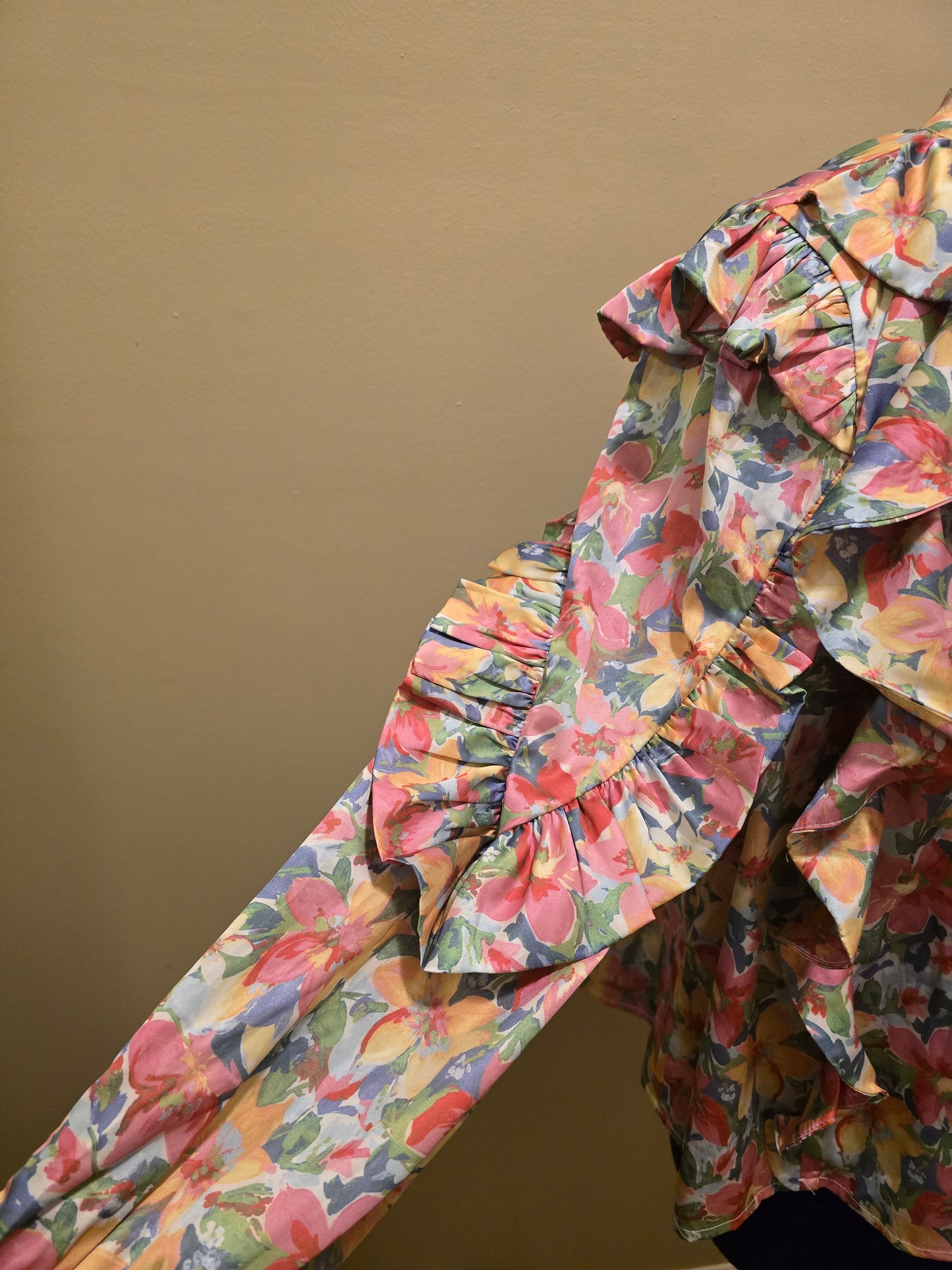 Floral Ruffle Blouse Sz M