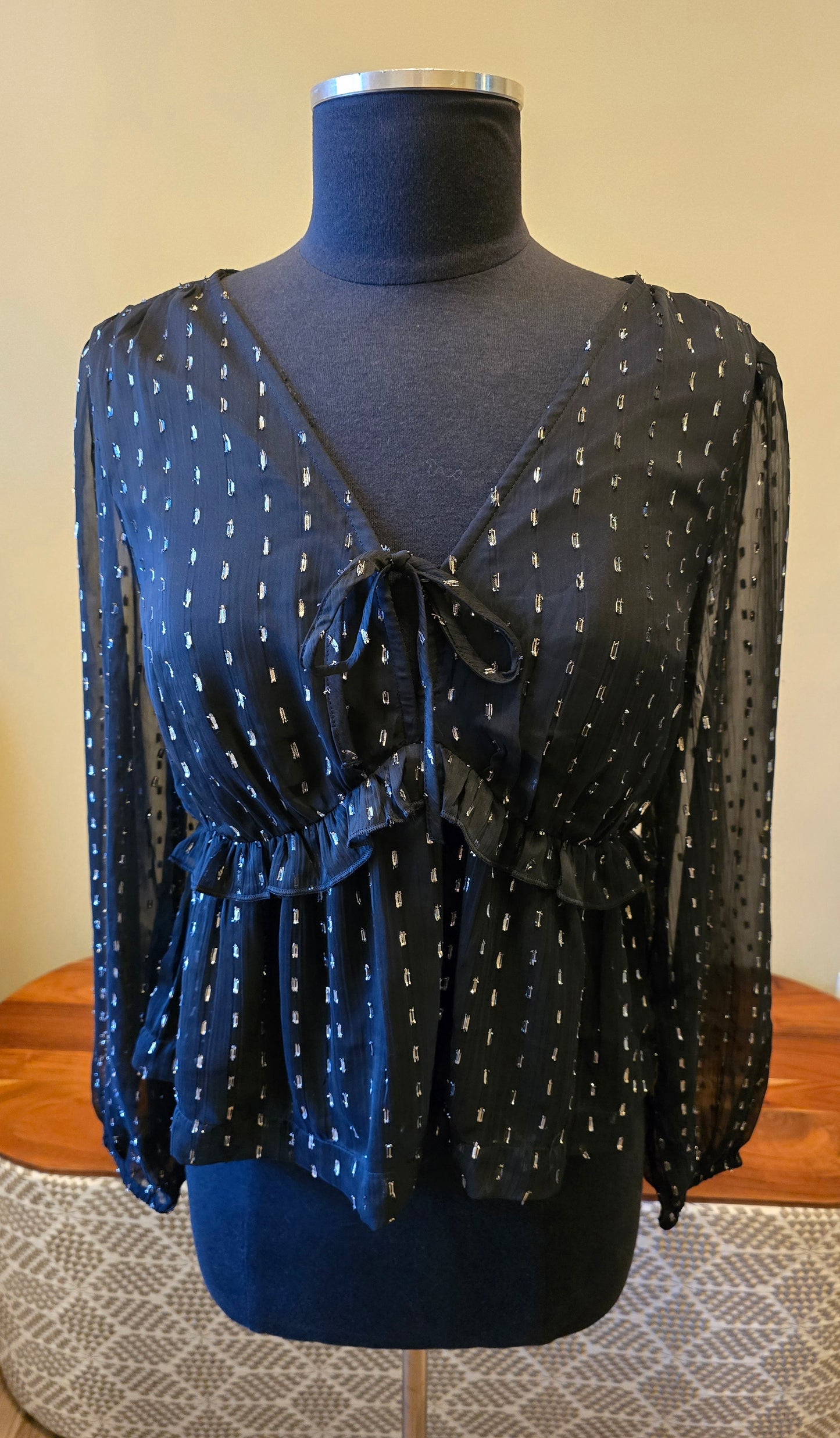 Black & Gold Peplum Blouse Sz M