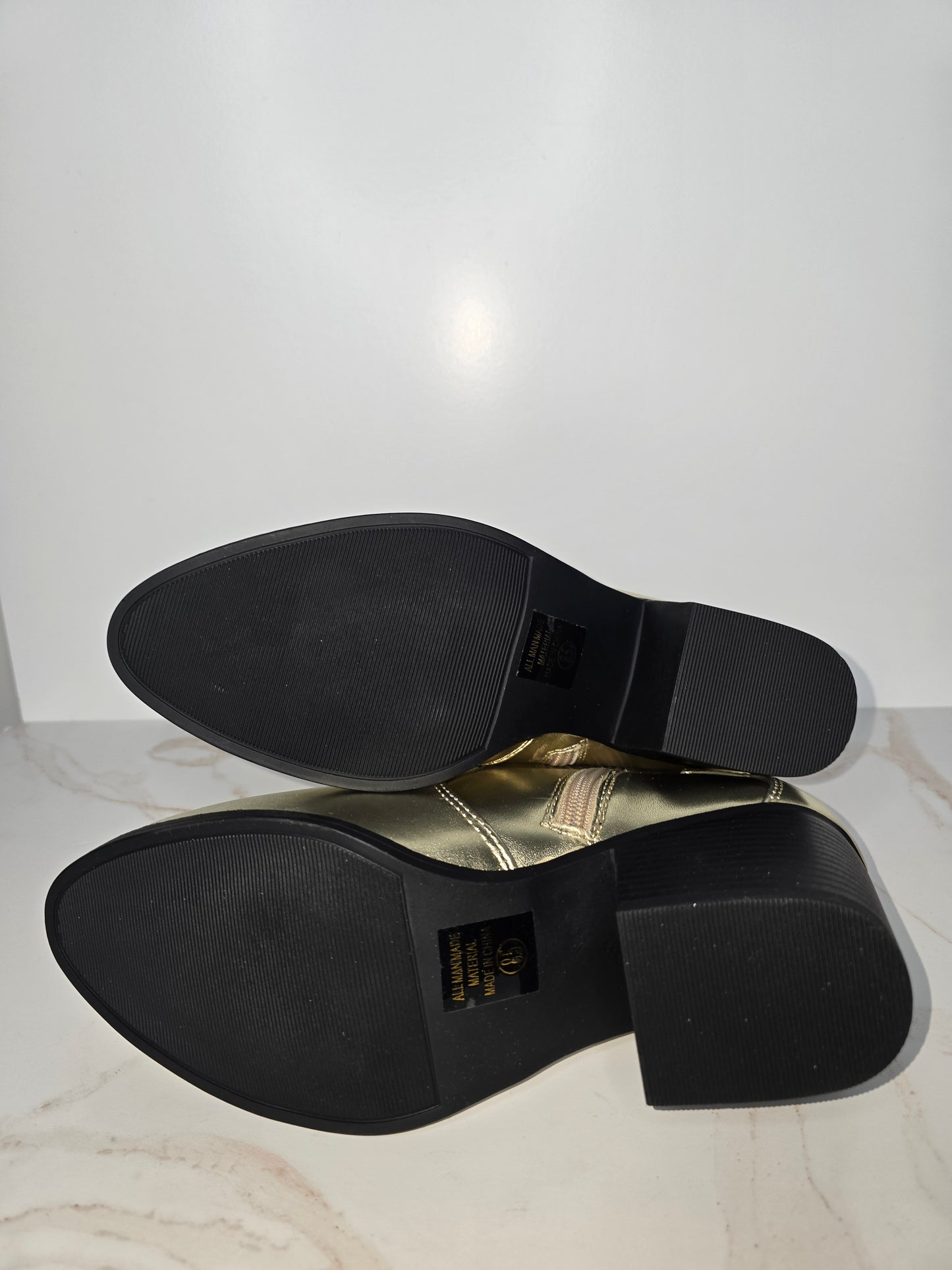 Soda Metallic Western Inspired Ankle Boot Sz 8.5