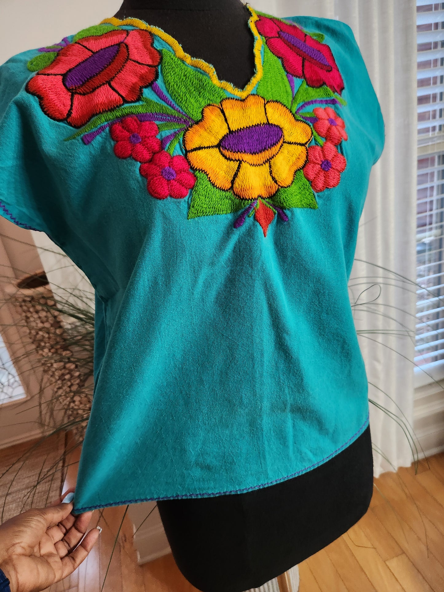 Turquoise Embroidered Top Sz S/M