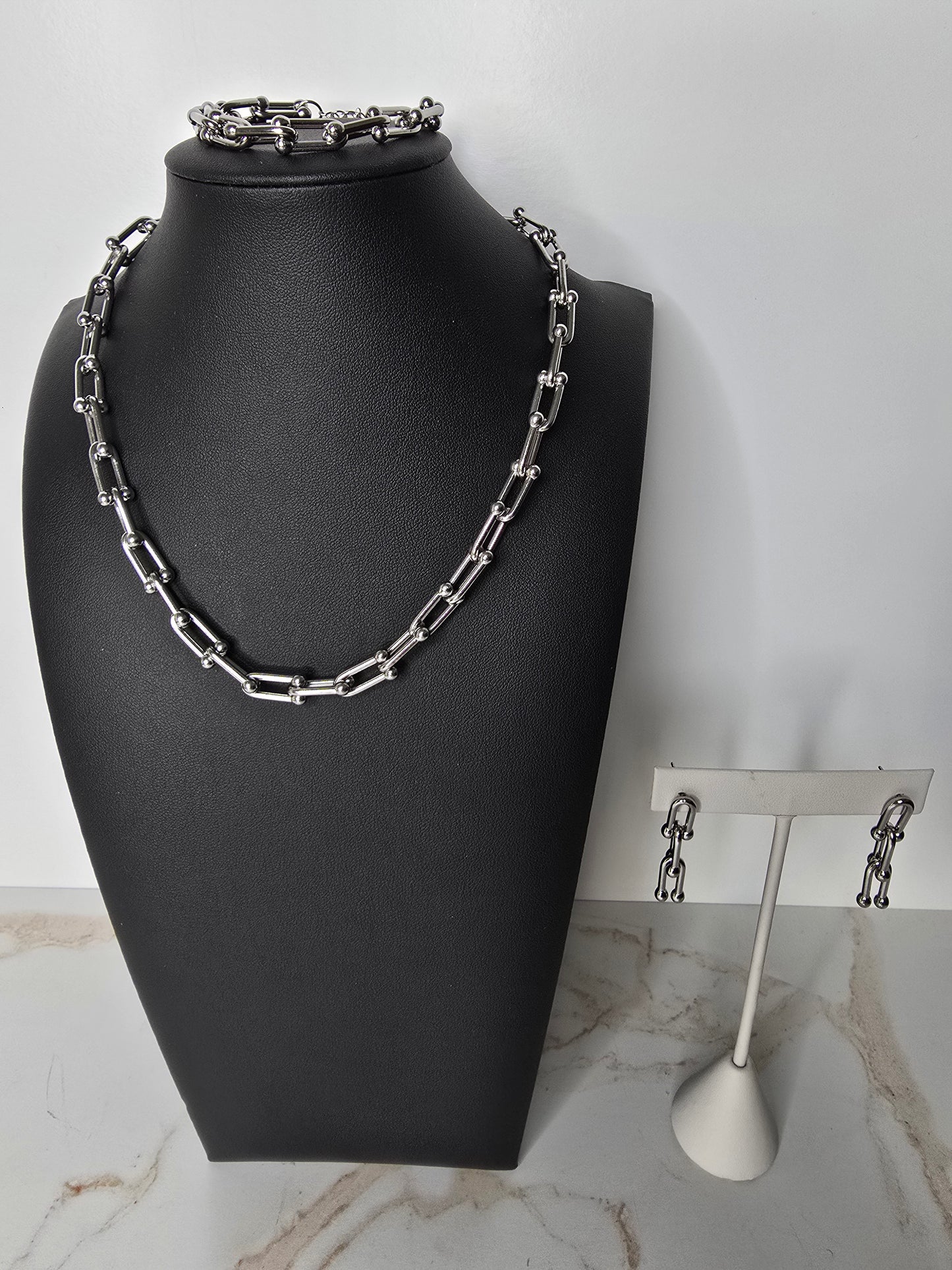 Knot Three Piece Necklace Set