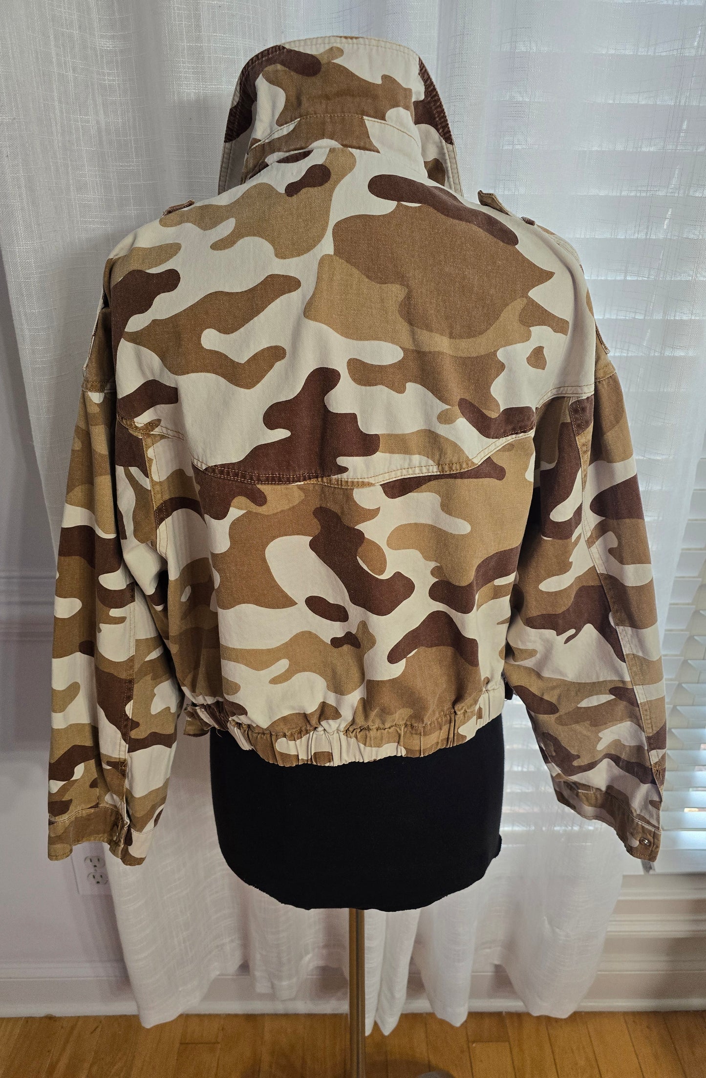 Forever 21 Cropped Brown Camo Jacket Sz L