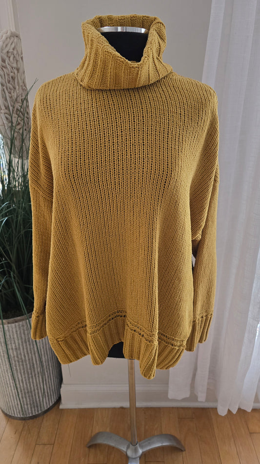 Series Turtleneck Sweater Sz M/L