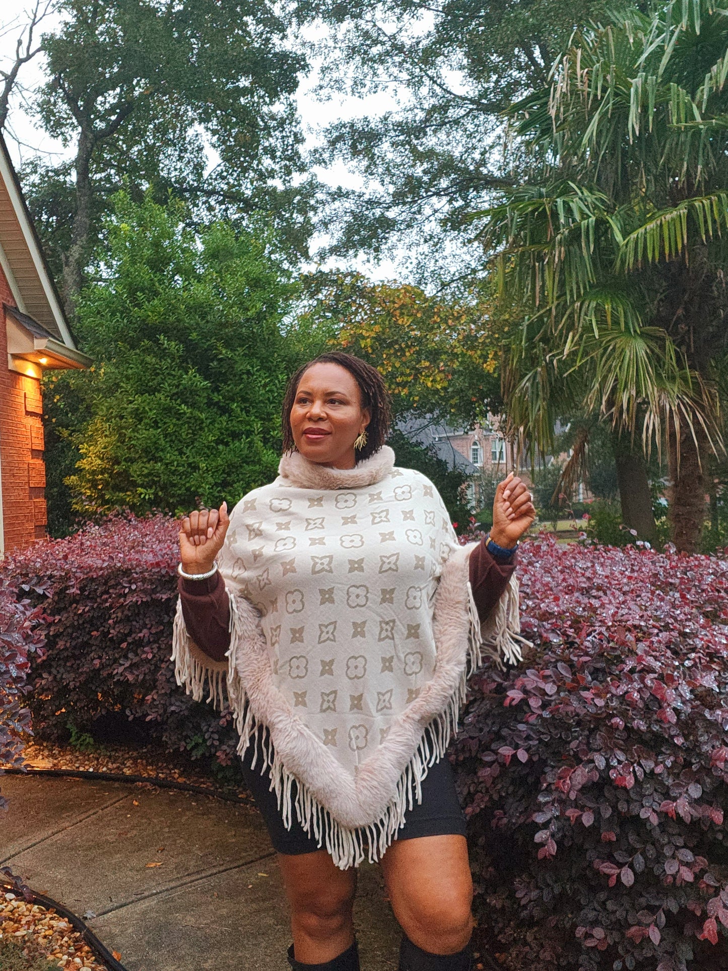 Faux Fur Trimmed Black Cape One Size