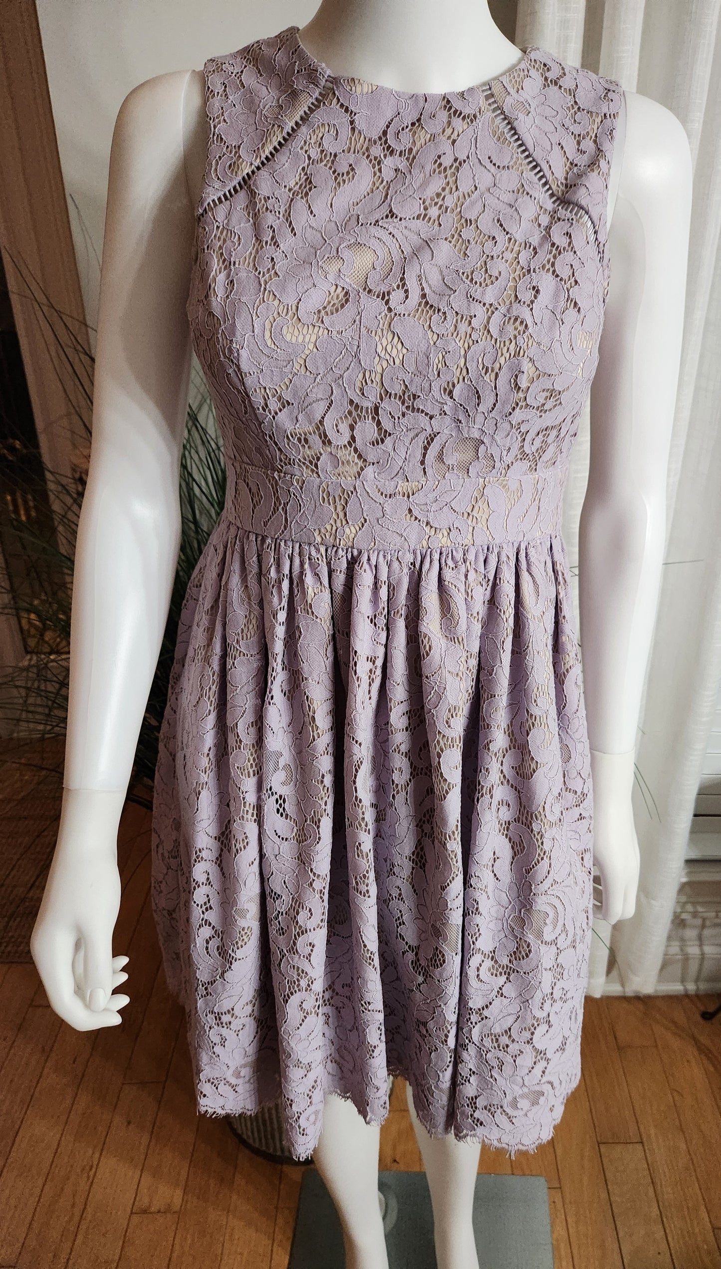 Eliza J Lavender Lace Dress Sz 0 Petite