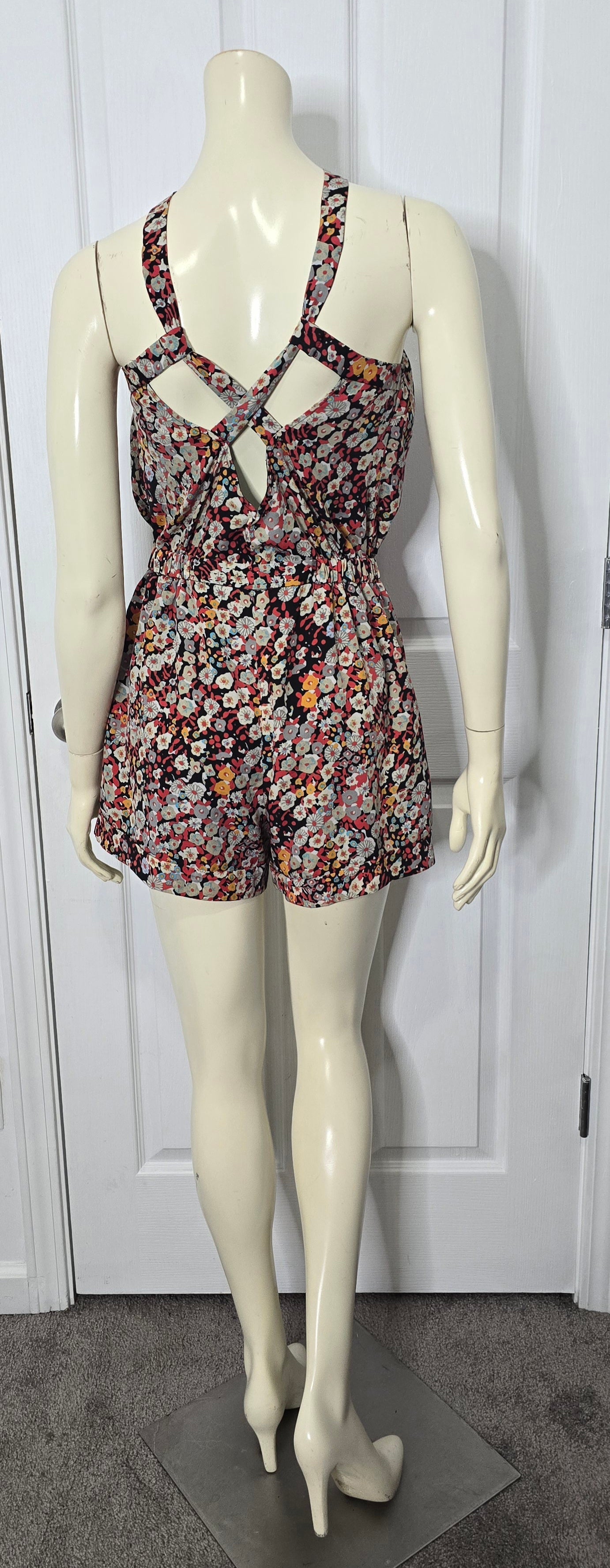 BCBGeneration Floral Criss-Cross Romper Sz 6