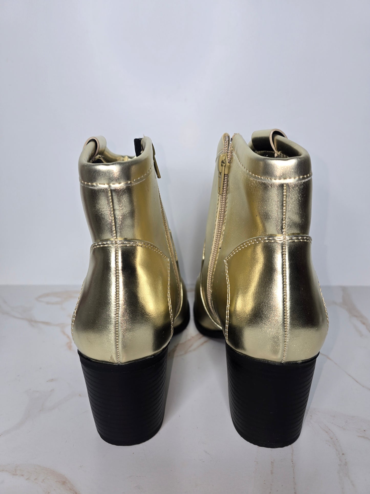 Soda Metallic Western Inspired Ankle Boot Sz 8.5