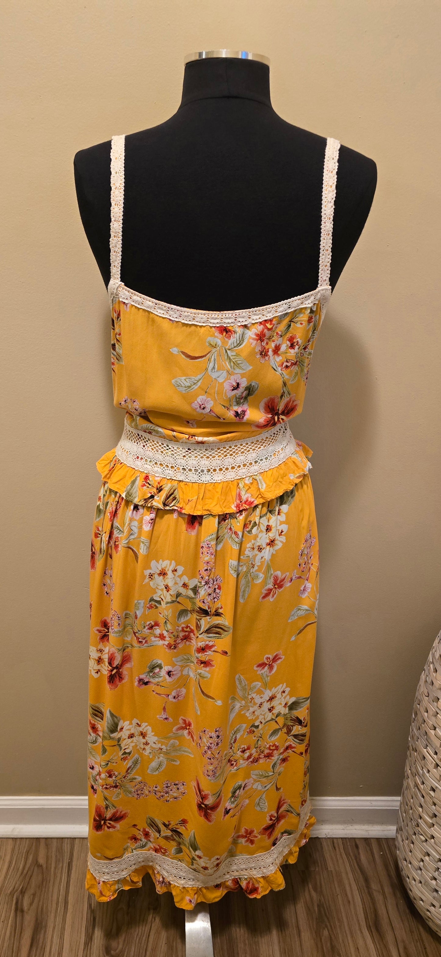 Floral & Crotchet Viscose Dress Sz XL