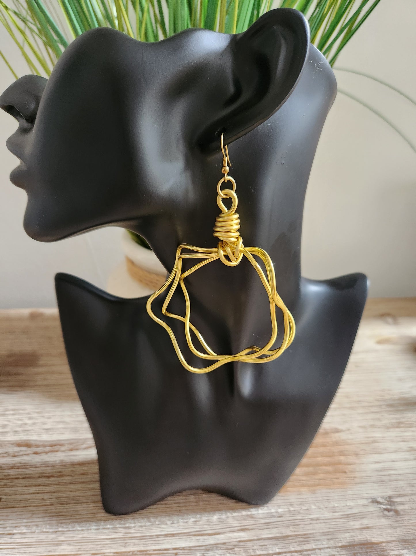 Crinkle Hoop Gold Medium Earrings