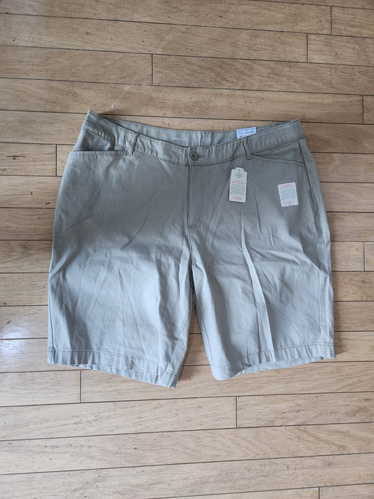 St. John's Bay Bermuda Shorts Sz 24W