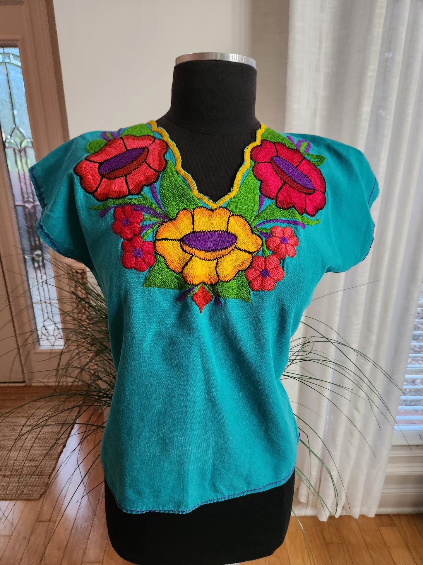 Turquoise Embroidered Top Sz S/M