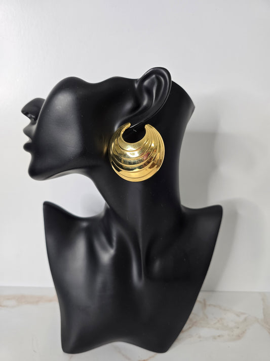 Gold Vintage Shell Earrings
